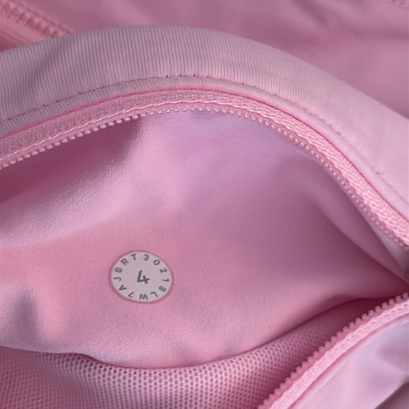 Lululemon short - Picture 4 of 10